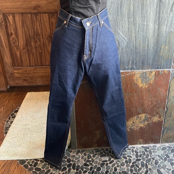 Lady K Loves Jeans - Picture 3 of 5